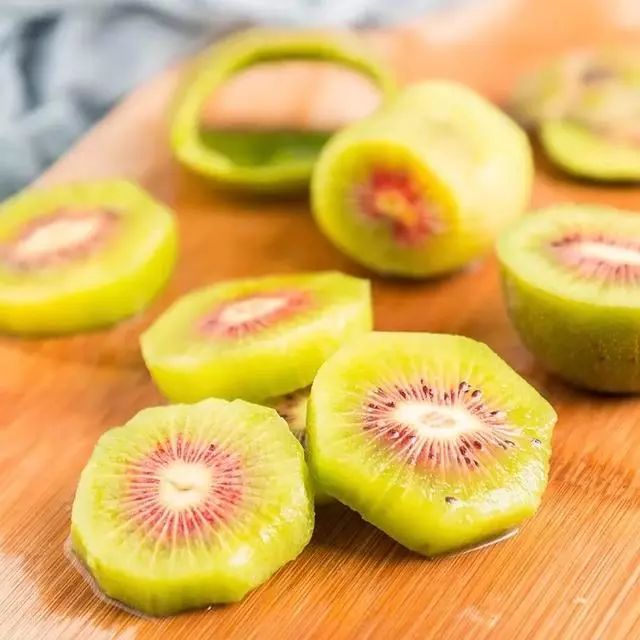 蒲江紅心獼猴桃:獼猴桃中的&ldquo;扛把子&rdquo;,肉質細膩、甜美多汁,錯過這次就要等明年了!